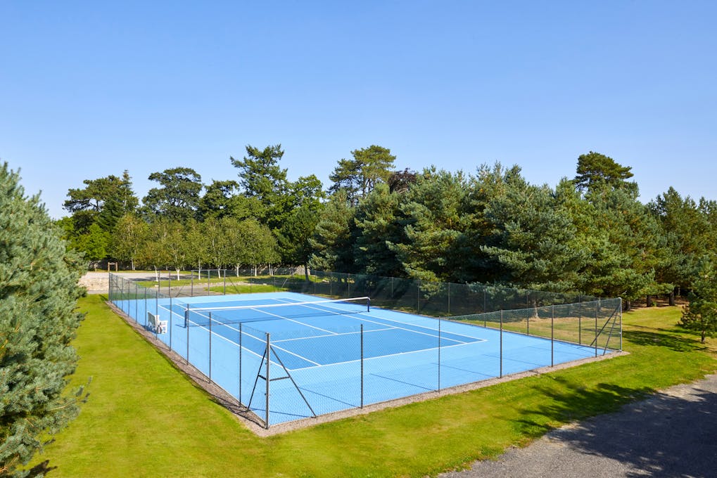 Bryn Tanat Wellness Spa Tennis Court