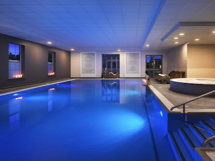 Cambridge Belfry Hotel & Spa Pool