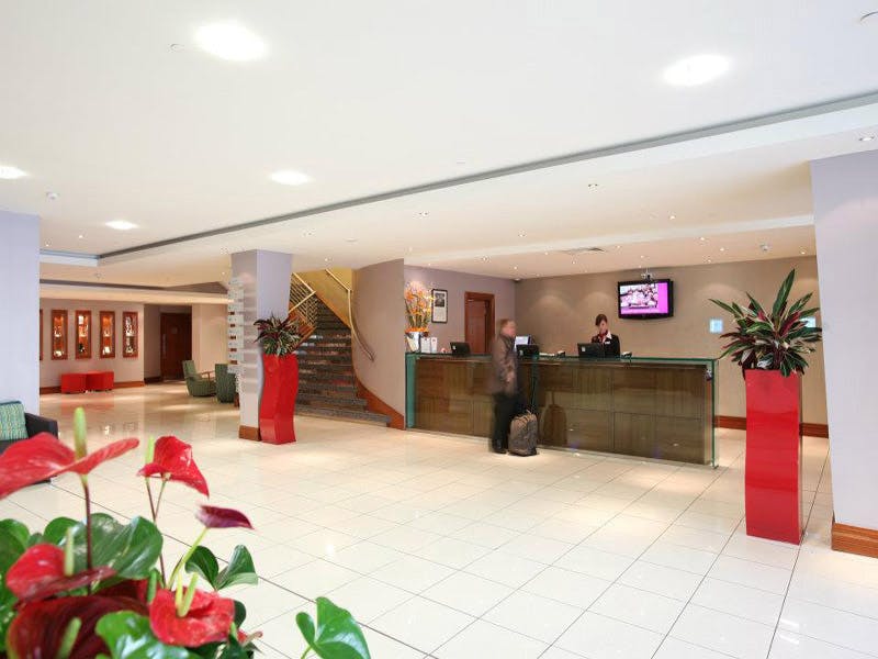  Mercure Cardiff Holland House Hotel & Spa Hotel Reception