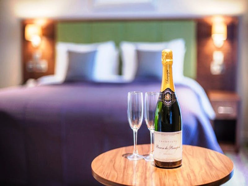 Cotswolds Hotel and Spa Room Champagne