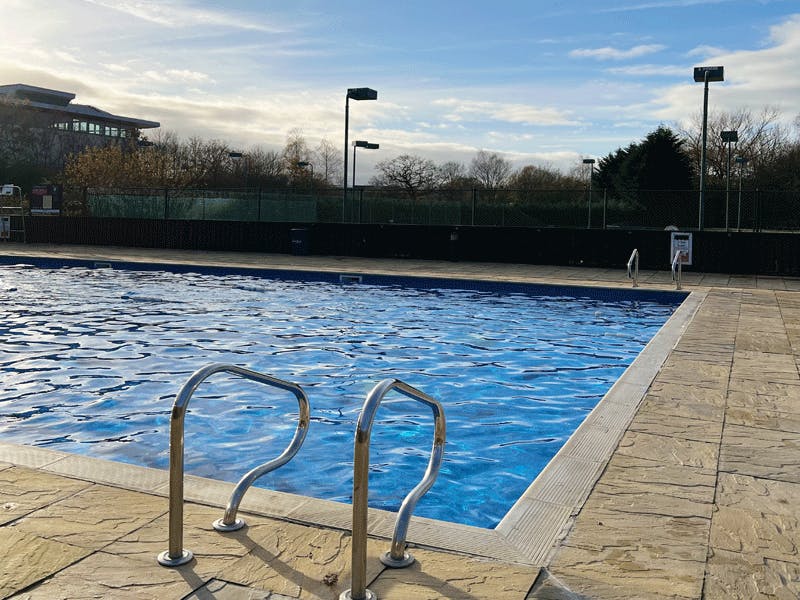  PURE Spa Cheshire Oaks Outdoor Pool