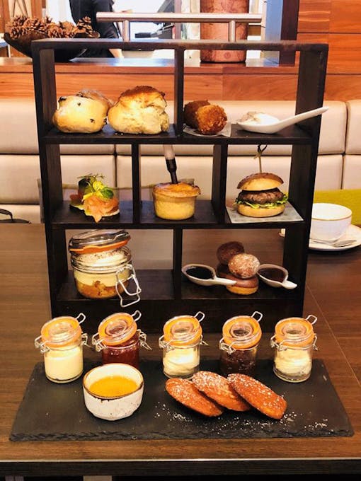 	Crowne Plaza Reading Afternoon Tea