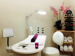 Crowne Plaza Marlow Manicure Station