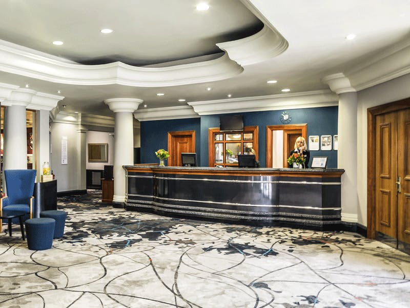  Mercure Dartford Brands Hatch Hotel and Spa Reception