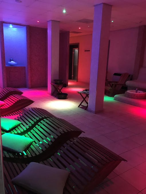 Devonshire Spa Wet Area Loungers