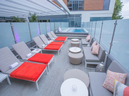 Guildford Harbour Hotel & Spa Outdoor Champagne Pool Loungers