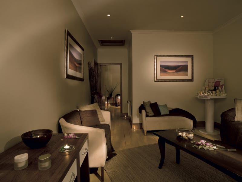 Macdonald Houstoun House spa lounge 1