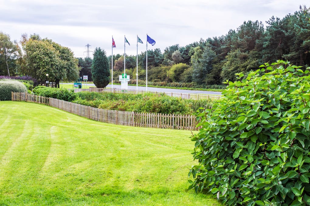 Holiday Inn Newcastle, Gosforth Park Flags