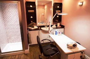 Mercure Sheffield Kenwood Hall Hotel & Spa Nail Station