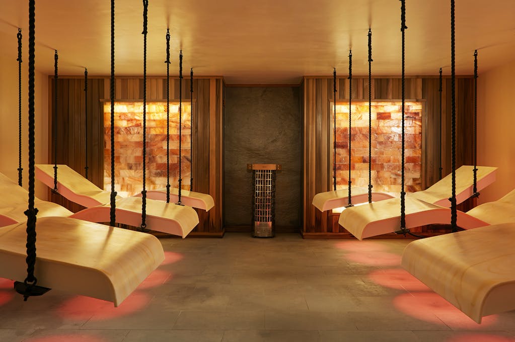 Lion Quays Hotel and Spa Himalayan Salt Room