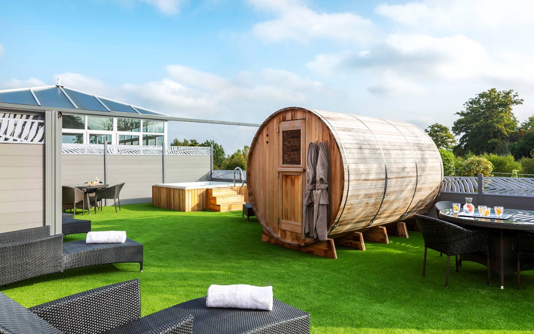 Lion Quays Hotel and Spa Outdoor Hot Tub and Sauna