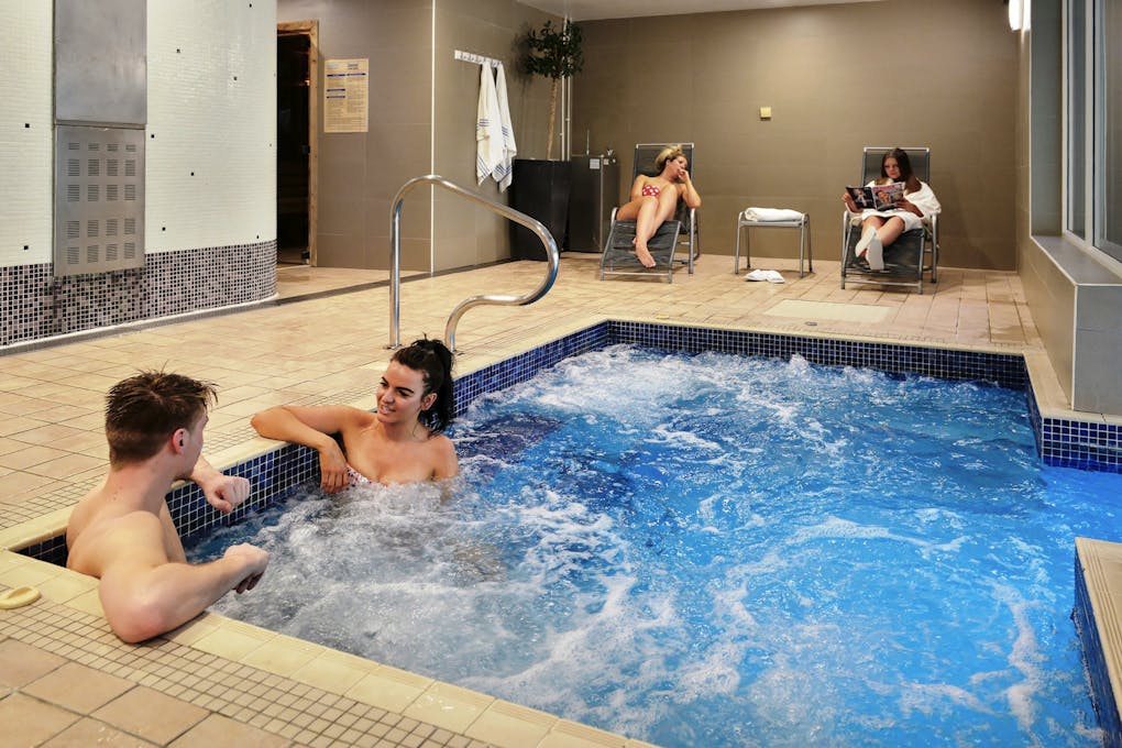 Mercure Manchester Norton Grange Hotel & Spa Hydrotherapy Pool