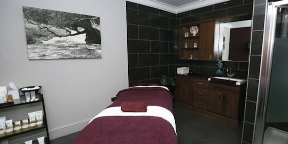 Old Thorns Hotel and Resort Treatment Room