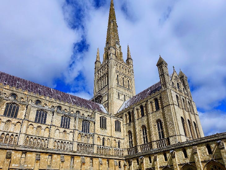 pixabay norwich-cathedral
