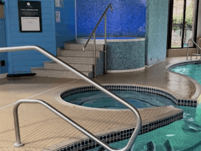 PURE Spa Moness Resort Jacuzzi