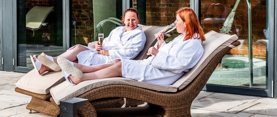 	Stratton House Hotel Ladies in Robes