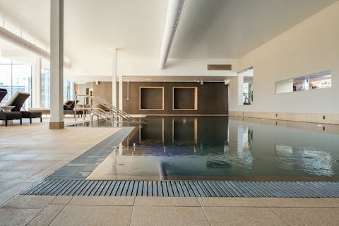 Studley Castle Hotel Swimming Pool