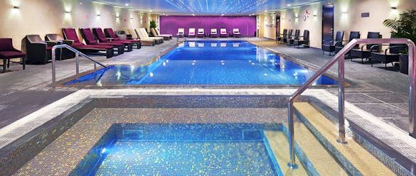 Hilton London Syon Park Seimming Pool